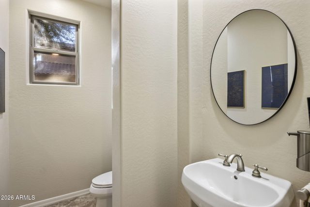 3950 E PATRICK Lane, Phoenix, AZ 85050