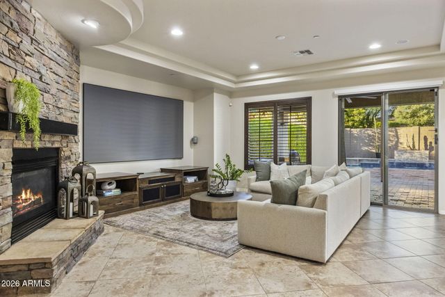 3950 E PATRICK Lane, Phoenix, AZ 85050