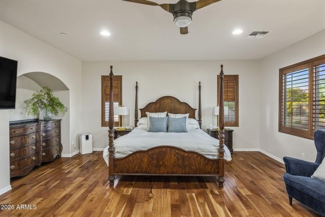 3950 E PATRICK Lane, Phoenix, AZ 85050