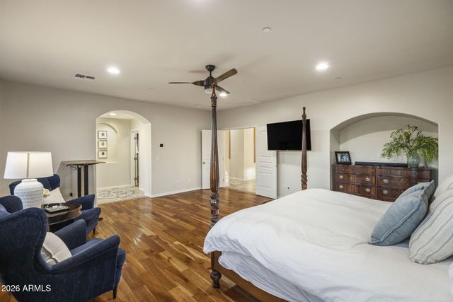 3950 E PATRICK Lane, Phoenix, AZ 85050