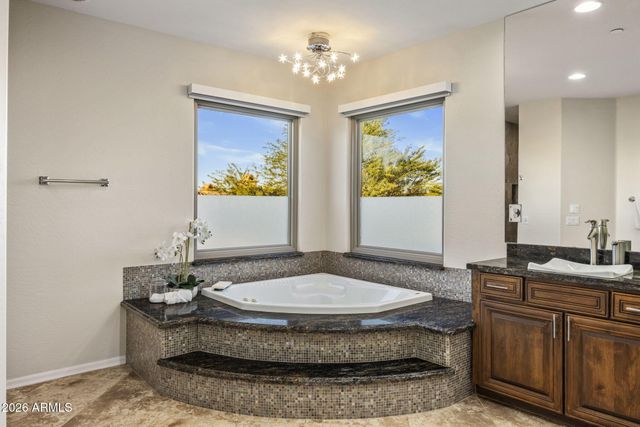 3950 E PATRICK Lane, Phoenix, AZ 85050