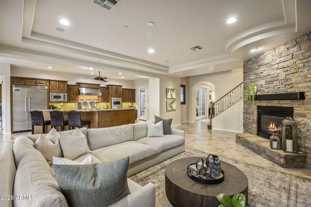 3950 E PATRICK Lane, Phoenix, AZ 85050