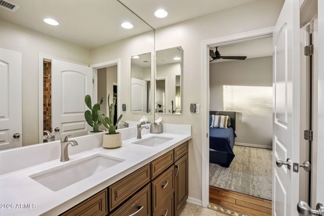 3950 E PATRICK Lane, Phoenix, AZ 85050
