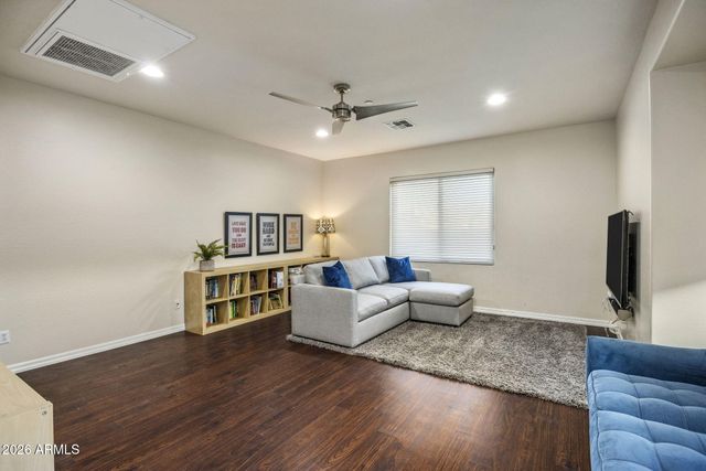 3950 E PATRICK Lane, Phoenix, AZ 85050