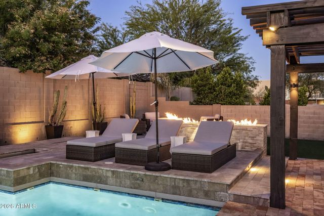 3950 E PATRICK Lane, Phoenix, AZ 85050