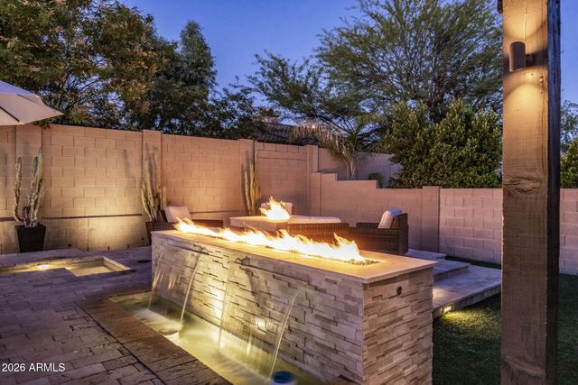 3950 E PATRICK Lane, Phoenix, AZ 85050