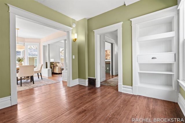 817 W Dale Avenue, Muskegon, MI 49441