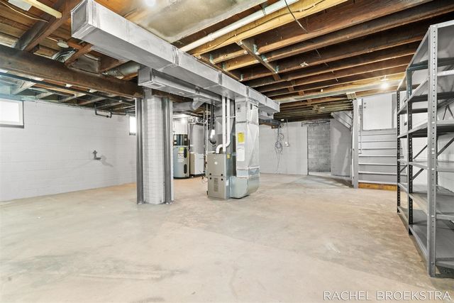 817 W Dale Avenue, Muskegon, MI 49441