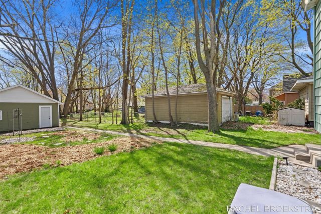 817 W Dale Avenue, Muskegon, MI 49441