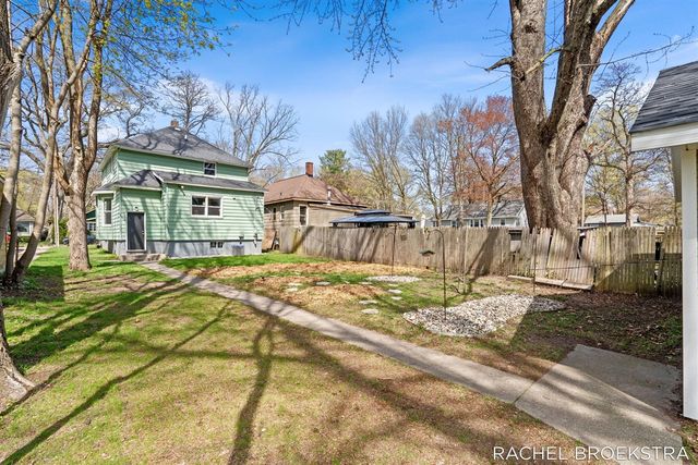 817 W Dale Avenue, Muskegon, MI 49441
