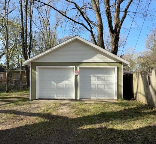817 W Dale Avenue, Muskegon, MI 49441