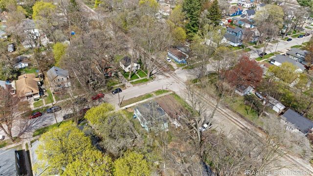 817 W Dale Avenue, Muskegon, MI 49441