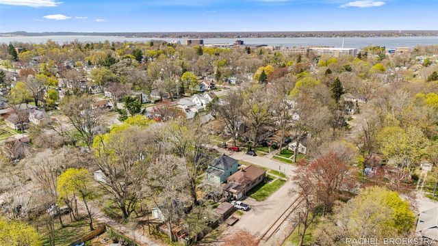 817 W Dale Avenue, Muskegon, MI 49441