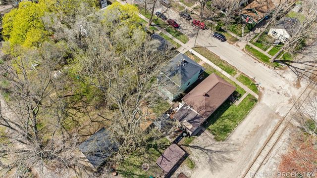 817 W Dale Avenue, Muskegon, MI 49441