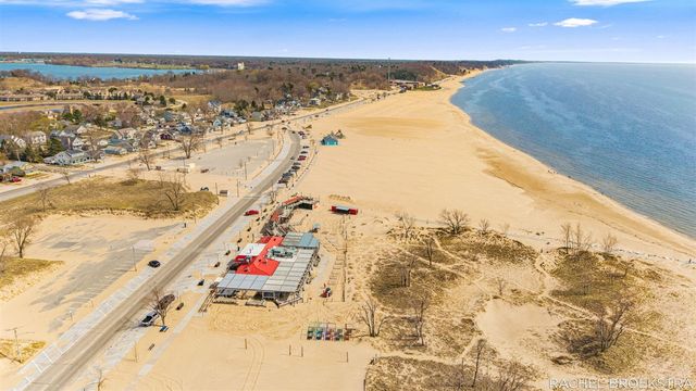 817 W Dale Avenue, Muskegon, MI 49441