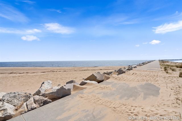 817 W Dale Avenue, Muskegon, MI 49441