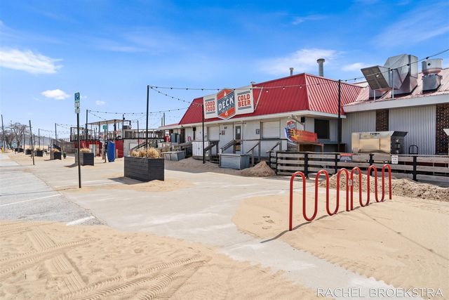 817 W Dale Avenue, Muskegon, MI 49441