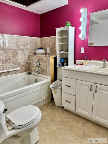 6515 S 5th Avenue, Pocatello, ID 83204