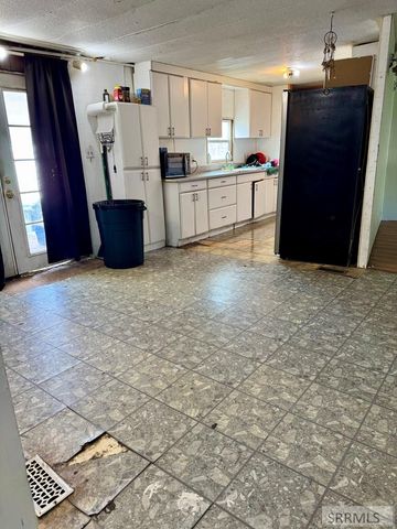 6515 S 5th Avenue, Pocatello, ID 83204