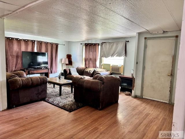 6515 S 5th Avenue, Pocatello, ID 83204