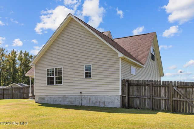 203 Reid Court S, Jacksonville, NC 28540