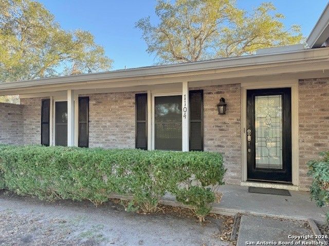 1104 Newhall St, Beeville, TX 78102