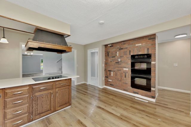 205 College St, Halstead, KS 67056