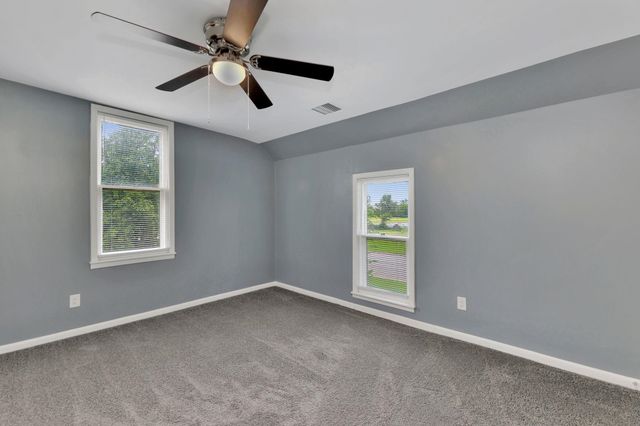 205 College St, Halstead, KS 67056