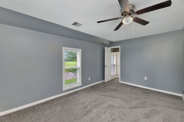 205 College St, Halstead, KS 67056