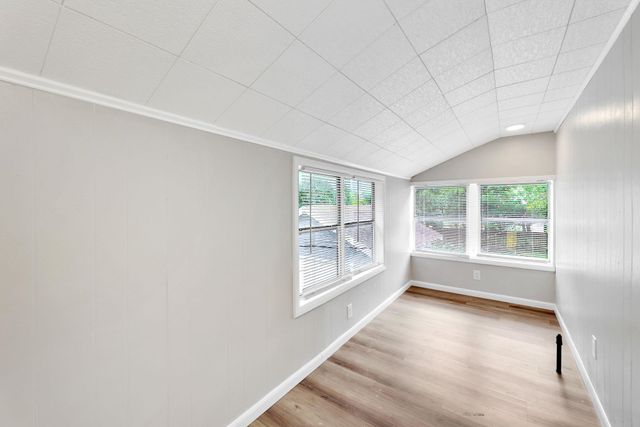 205 College St, Halstead, KS 67056