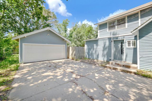 205 College St, Halstead, KS 67056