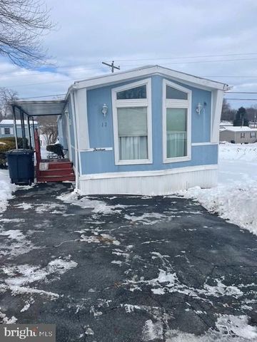 13 EARL LN, Lititz, PA 17543