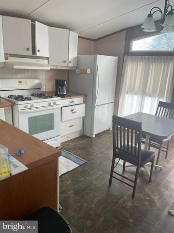 13 EARL LN, Lititz, PA 17543