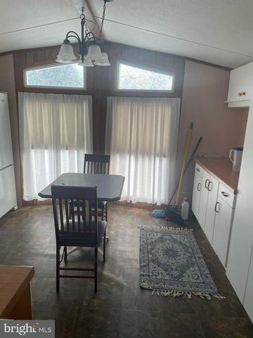 13 EARL LN, Lititz, PA 17543