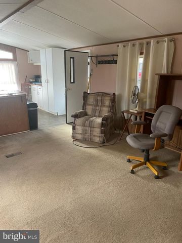 13 EARL LN, Lititz, PA 17543