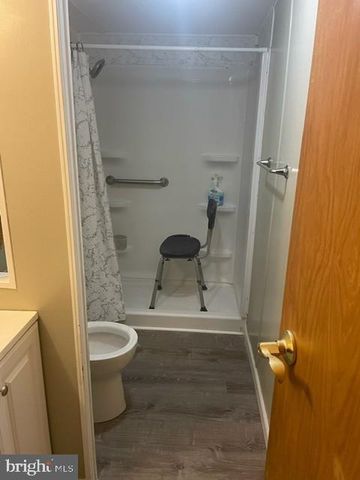 13 EARL LN, Lititz, PA 17543