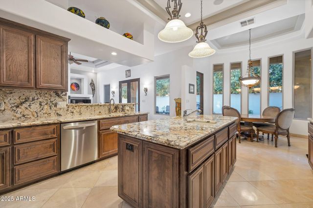 311 E WEXFORD Cove, Phoenix, AZ 85020