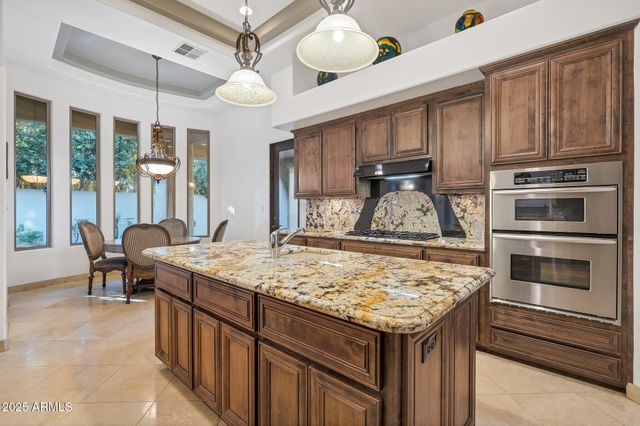 311 E WEXFORD Cove, Phoenix, AZ 85020