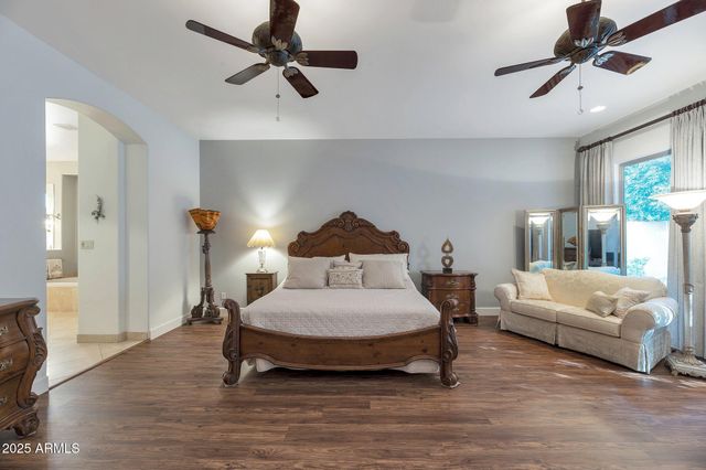 311 E WEXFORD Cove, Phoenix, AZ 85020