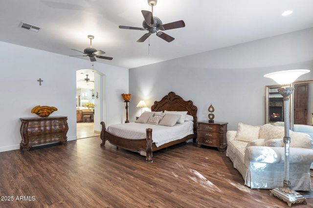 311 E WEXFORD Cove, Phoenix, AZ 85020