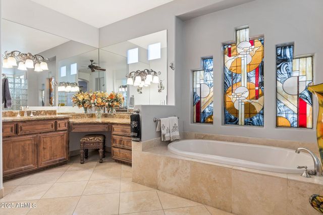 311 E WEXFORD Cove, Phoenix, AZ 85020