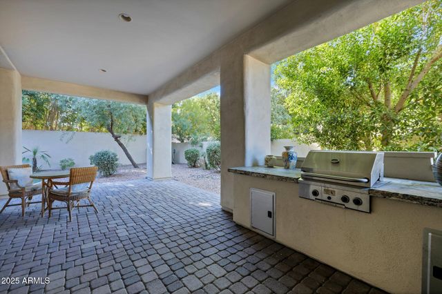 311 E WEXFORD Cove, Phoenix, AZ 85020