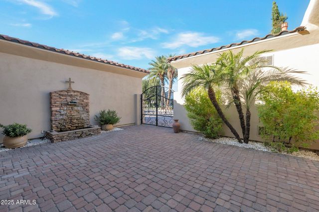 311 E WEXFORD Cove, Phoenix, AZ 85020