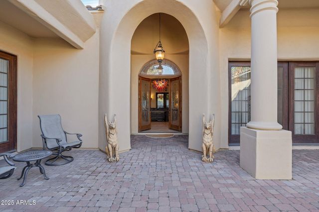 311 E WEXFORD Cove, Phoenix, AZ 85020