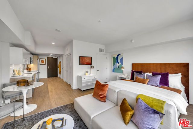 2801 Sunset Place 141, Los Angeles, CA 90005