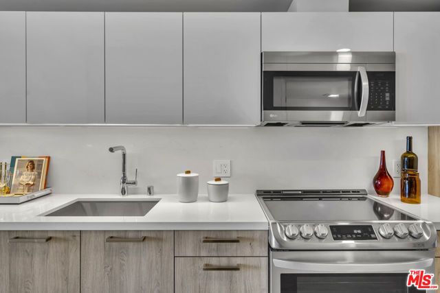 2801 Sunset Place 141, Los Angeles, CA 90005