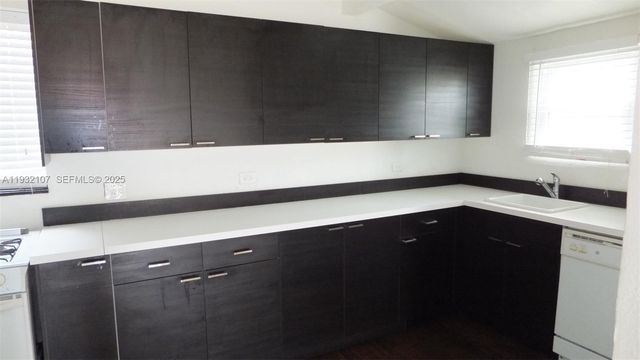 210 NE 110th St, Miami, FL 33161