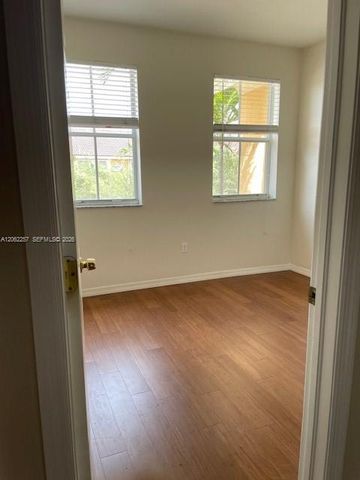 10850 SW 243rd Ln, Homestead, FL 33032