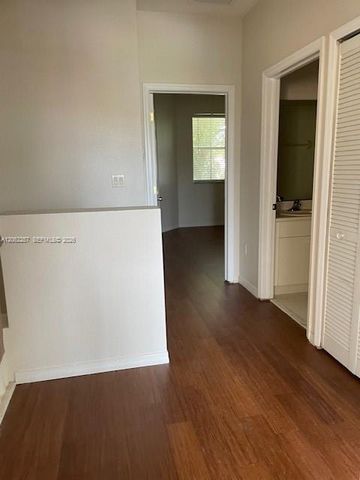 10850 SW 243rd Ln, Homestead, FL 33032