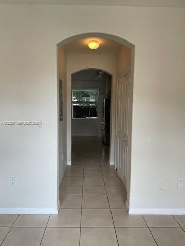 10850 SW 243rd Ln, Homestead, FL 33032